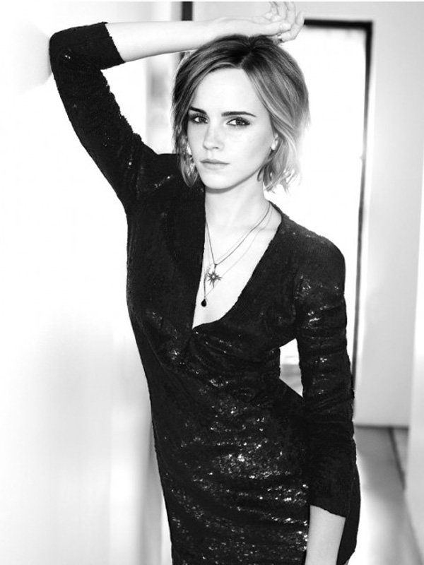 E64sudUX Emma Watson 04.jpg